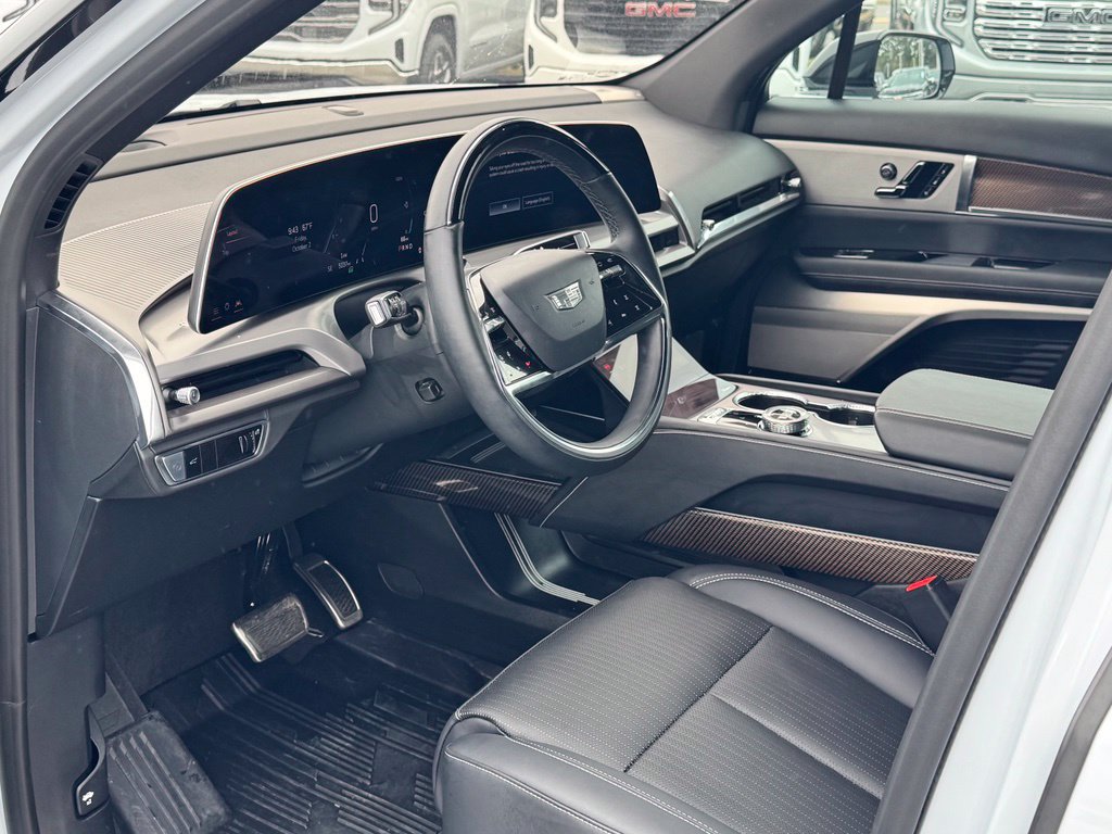 Used 2026 Cadillac Vistiq Sport w/ LPO, Floor Liner Package AWD/4WD image 7