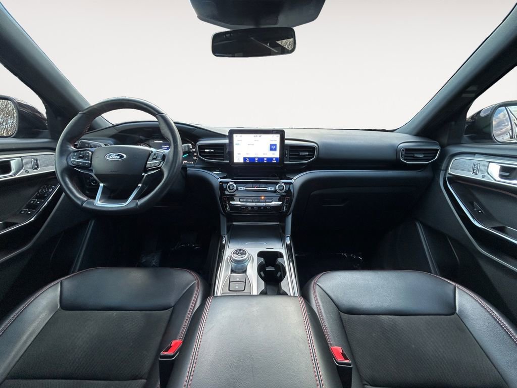 Used 2023 Ford Explorer ST-Line image 13