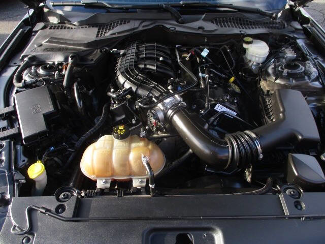 Used 2017 Ford Mustang Coupe image 13