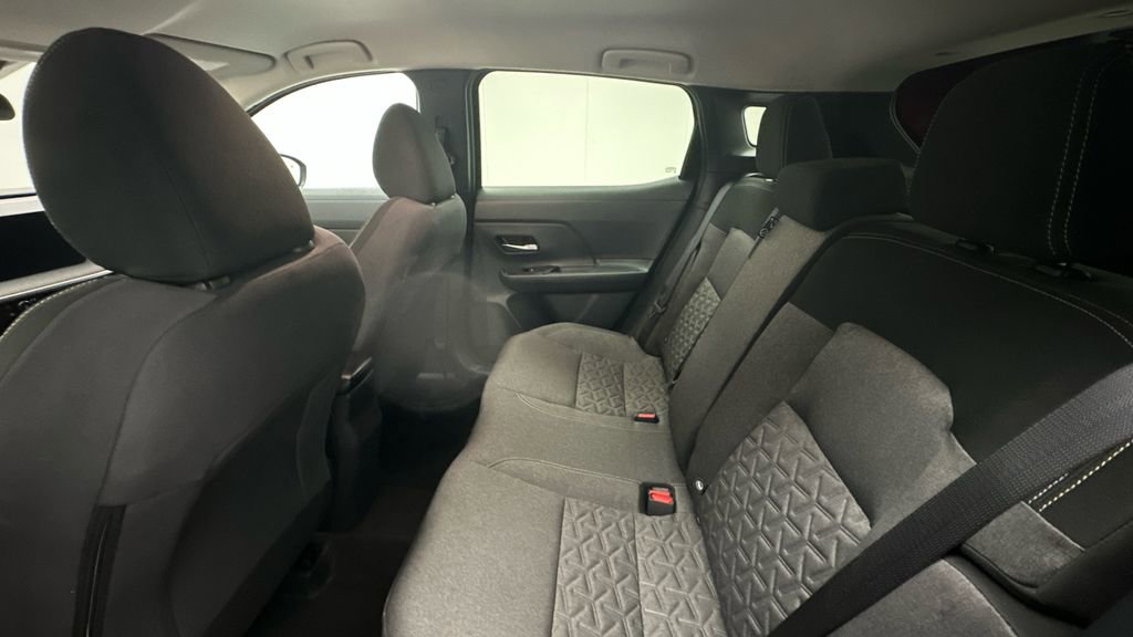 Used 2025 Nissan Kicks SV AWD/4WD image 10