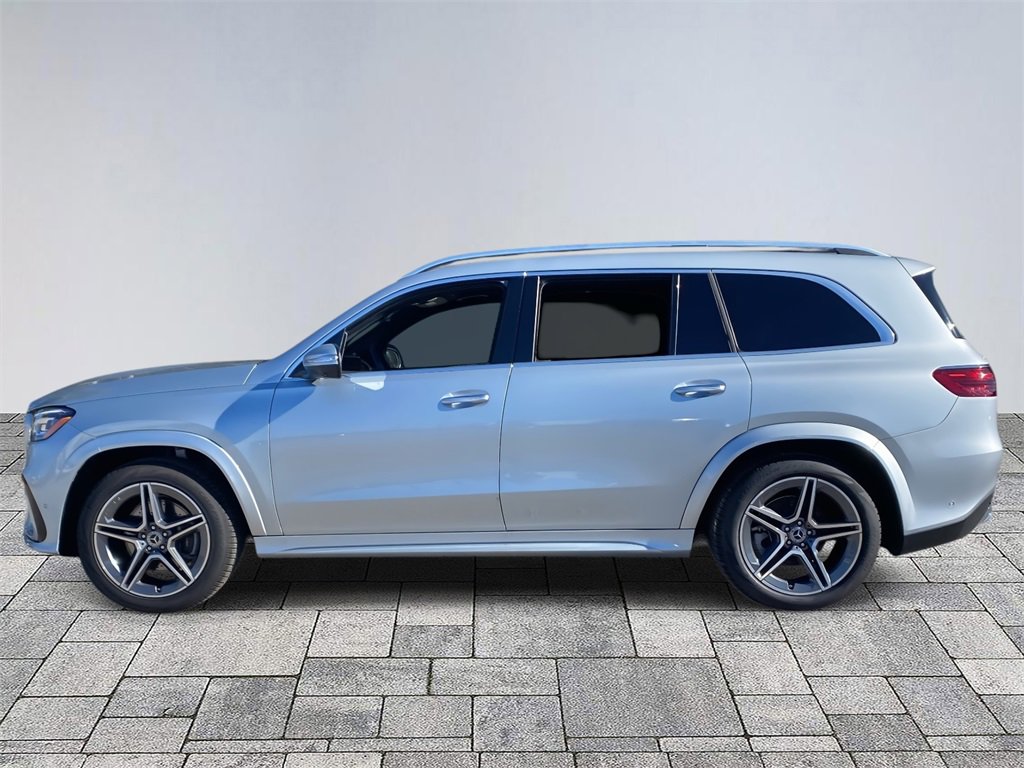 Used 2025 Mercedes-Benz GLS 450 4MATIC image 4