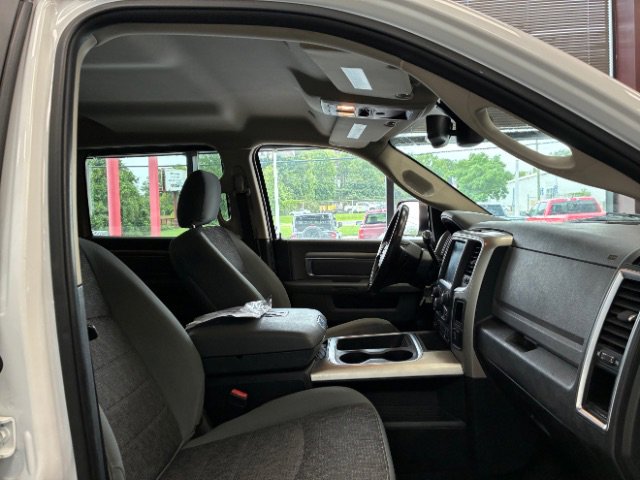 Used 2017 RAM 3500 Big Horn w/ Sport Appearance Group image 32