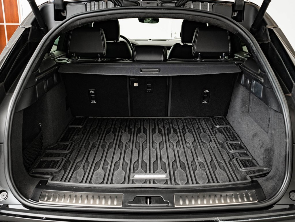 Used 2022 Land Rover Range Rover Velar R-Dynamic S image 21