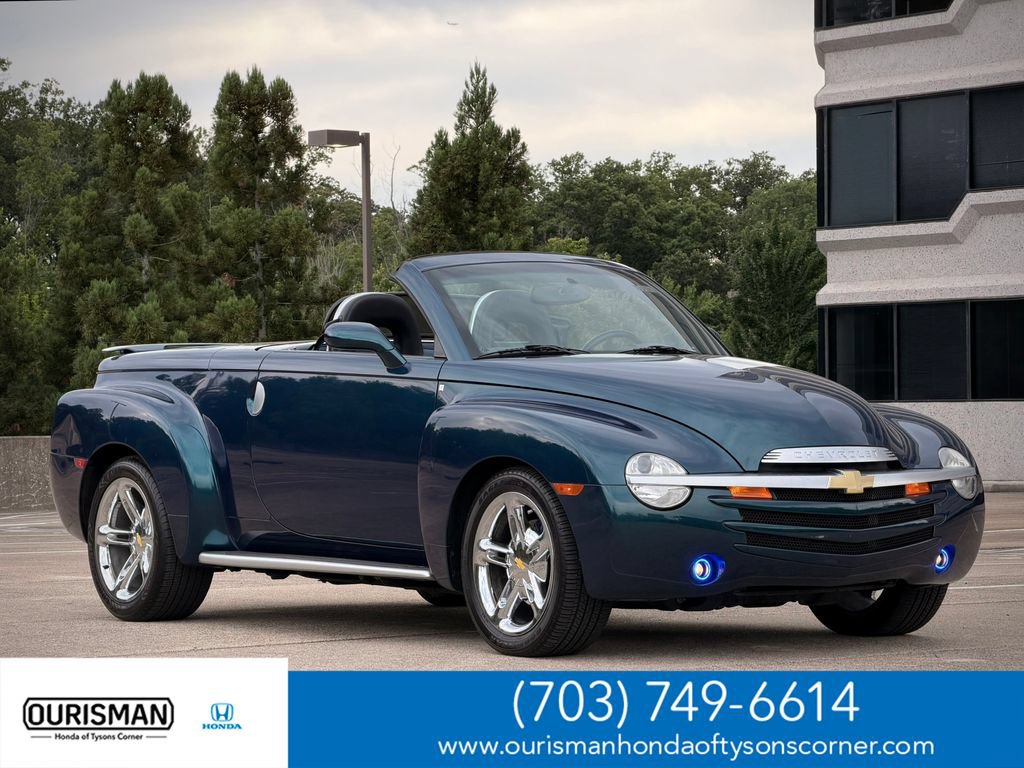 Used 2005 Chevrolet SSR w/ Preferred Equipment Group RWD image 1