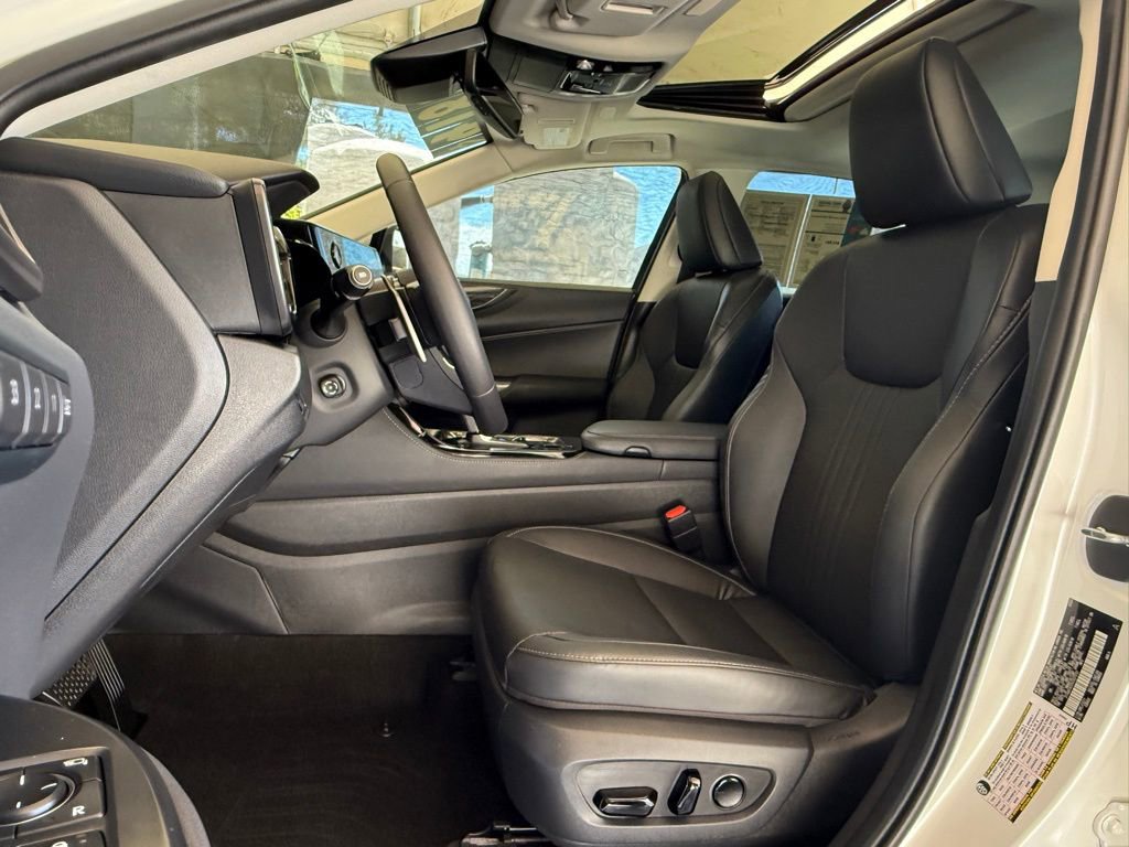 Used 2025 Lexus NX 250 FWD w/ Accessory Package (Z1) image 15
