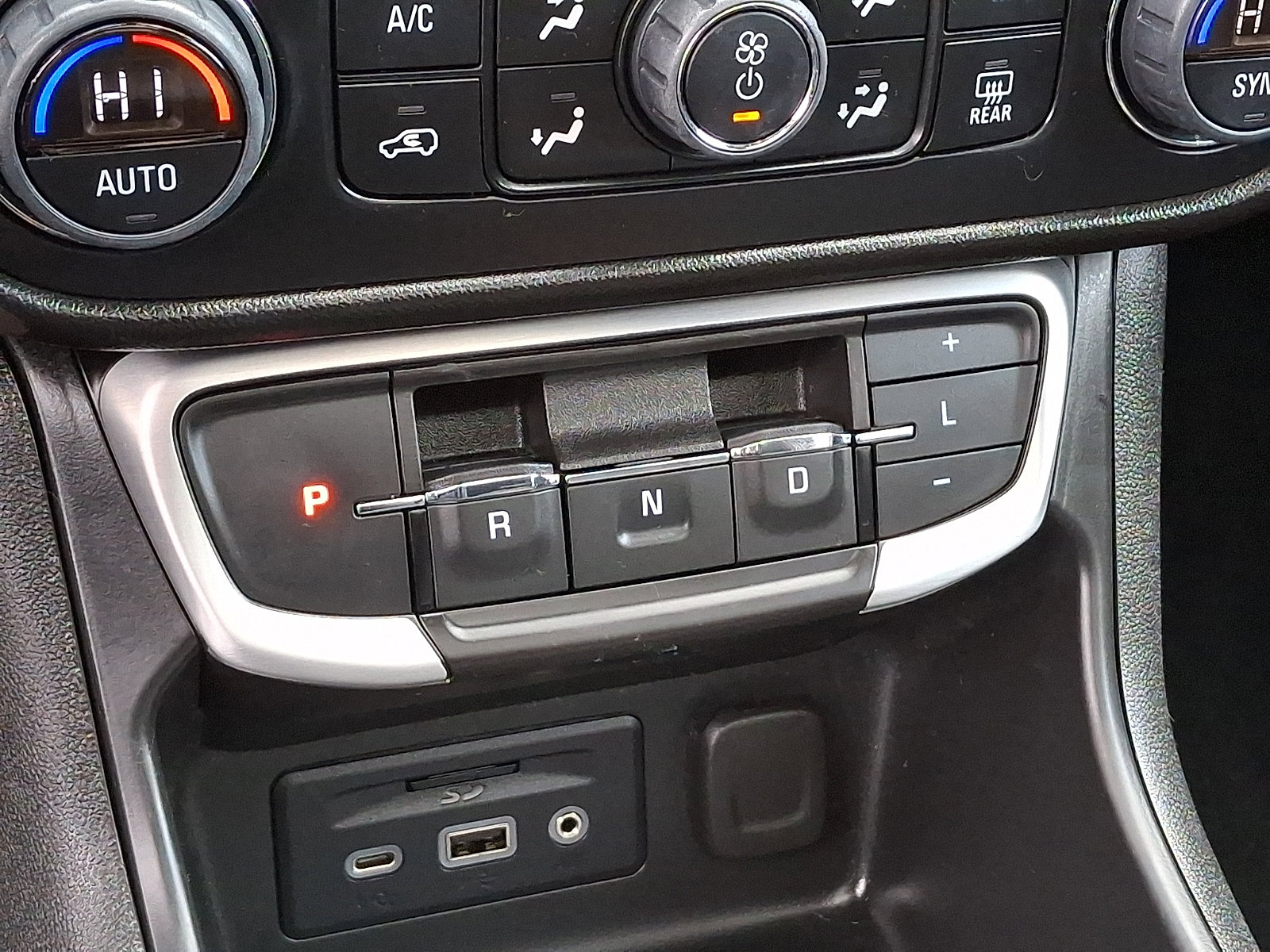 Certified 2023 GMC Terrain SLE w/ Driver Convenience Package AWD/4WD image 15