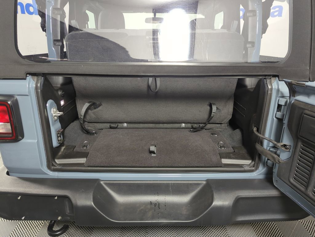 Used 2024 Jeep Wrangler Sport image 18