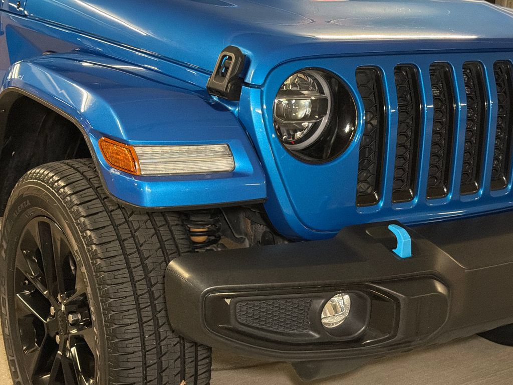 Used 2022 Jeep Wrangler Unlimited Sahara w/ Cold Weather Group AWD/4WD image 10