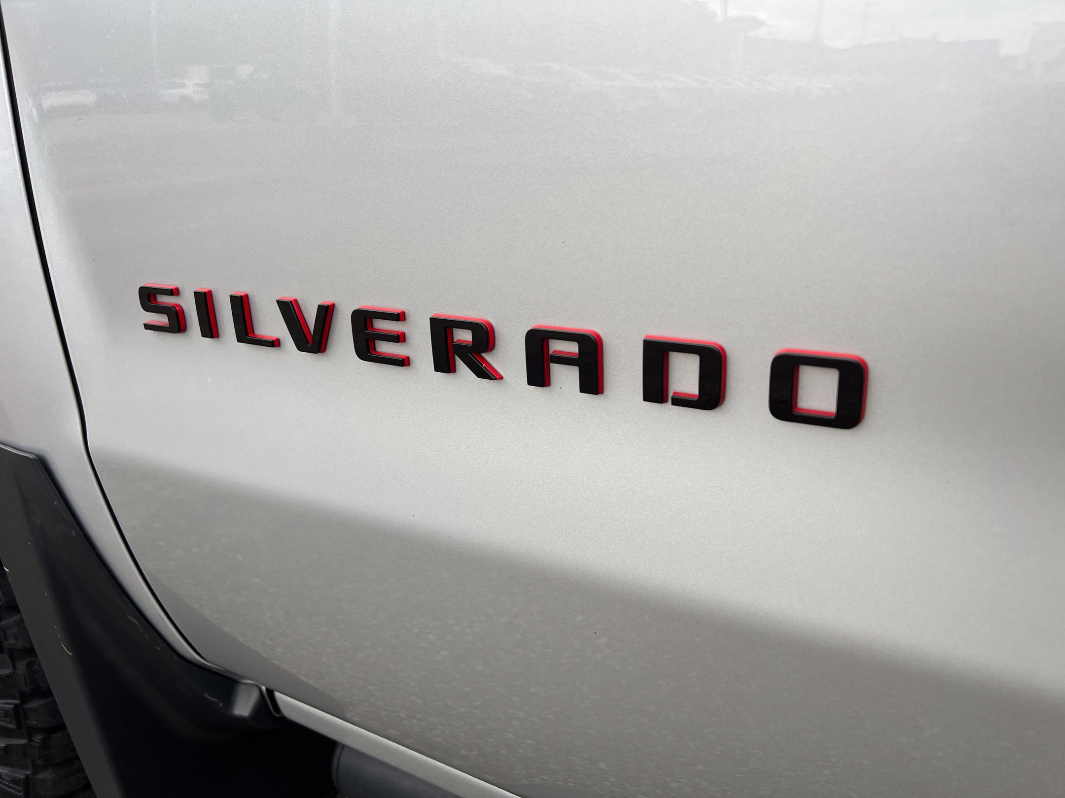 Used 2018 Chevrolet Silverado 1500 LT w/ Redline Edition AWD/4WD image 13