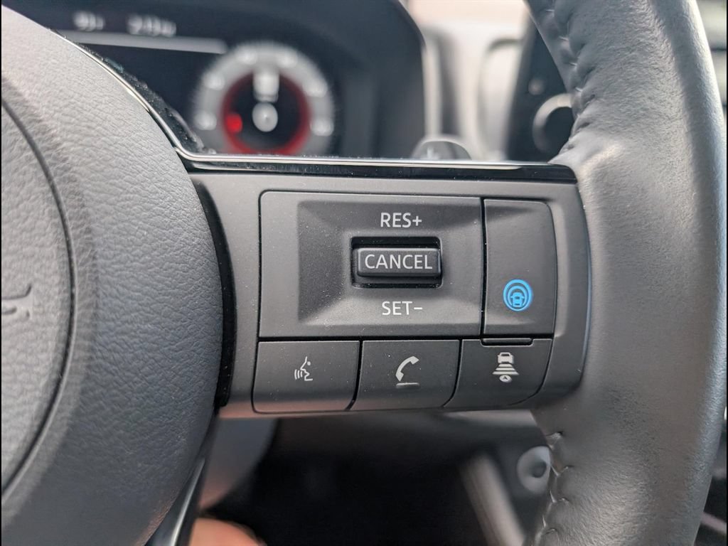 Used 2023 Nissan Rogue Platinum w/ Platinum Premium Package AWD/4WD image 14