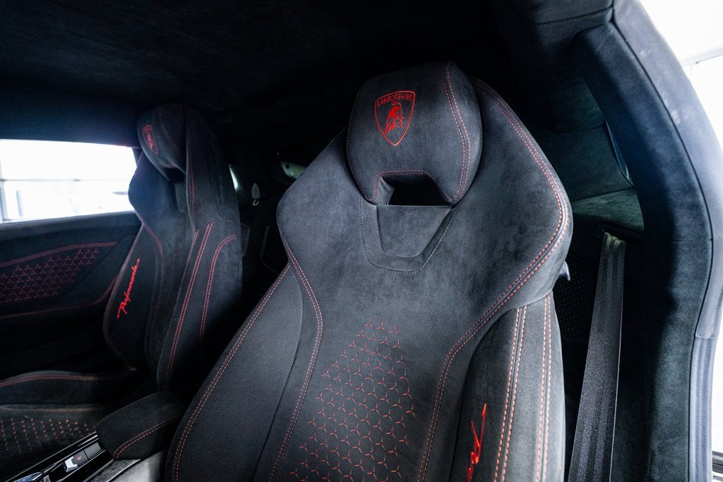 Used 2018 Lamborghini Huracan Performante image 48