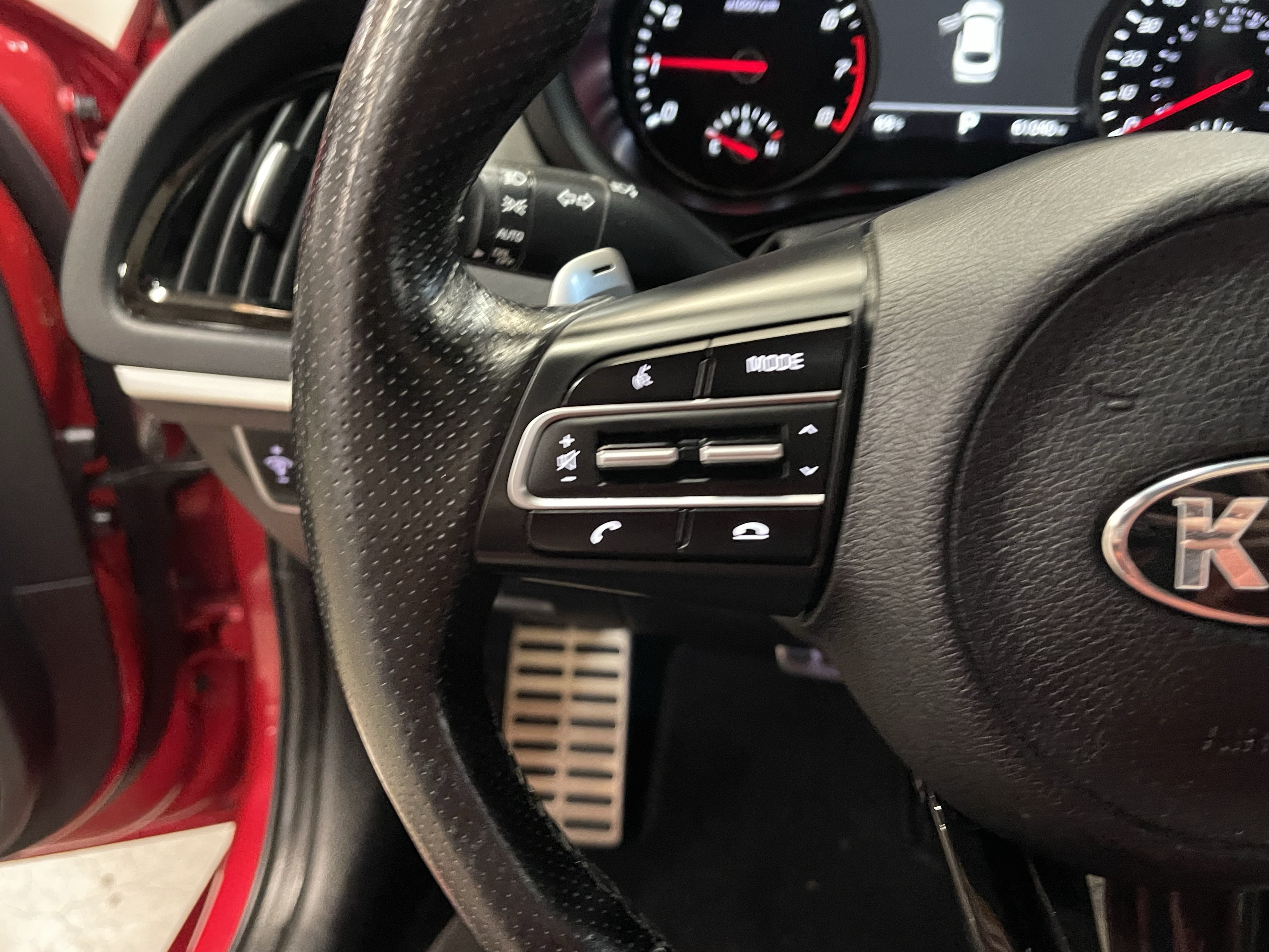 Used 2018 Kia Stinger GT2 AWD/4WD image 24