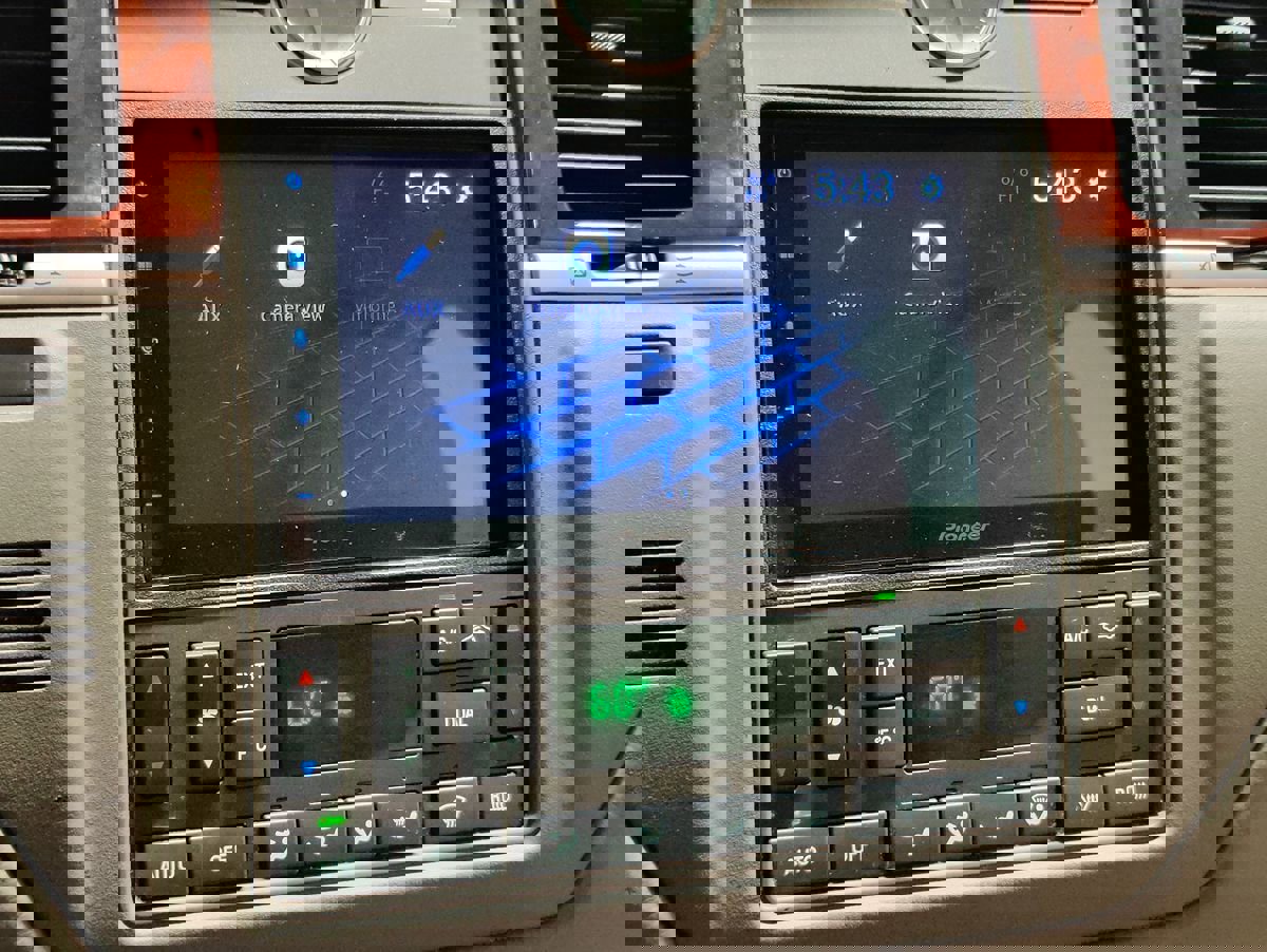 Used 2004 Lincoln Town Car Ultimate image 33