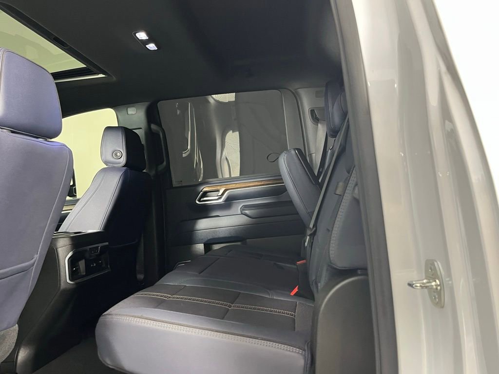 Used 2024 Chevrolet Silverado 2500 High Country w/ High Country Premium Package image 28