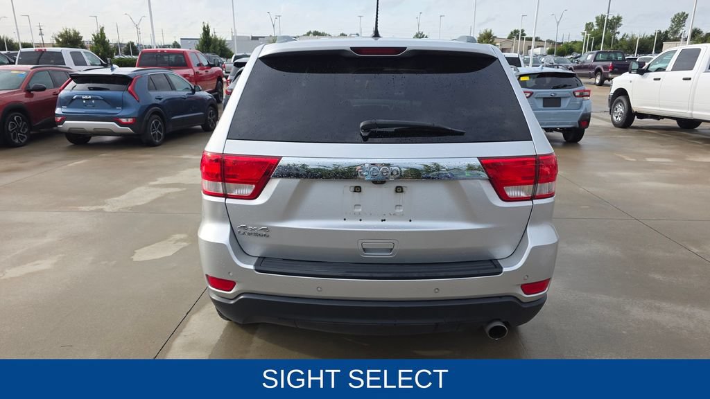 Used 2011 Jeep Grand Cherokee Laredo AWD/4WD image 4