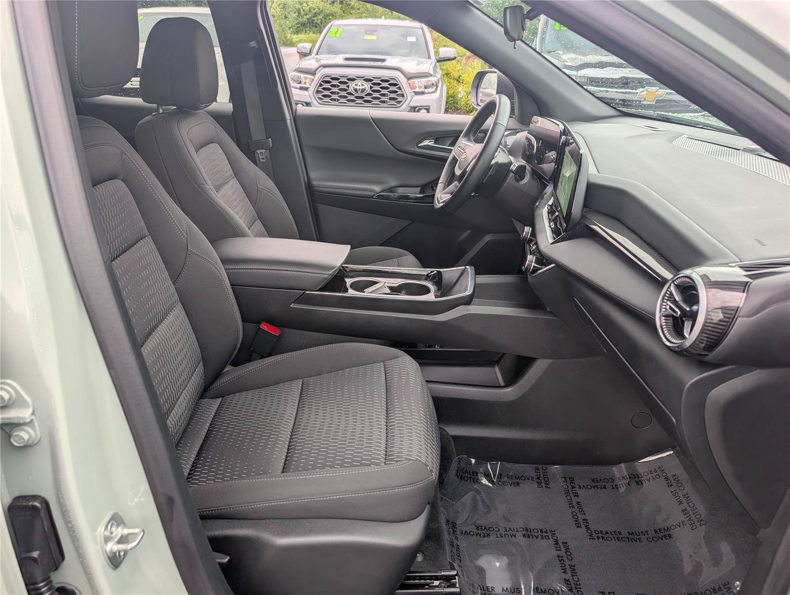 Used 2025 Chevrolet Equinox LT FWD image 10