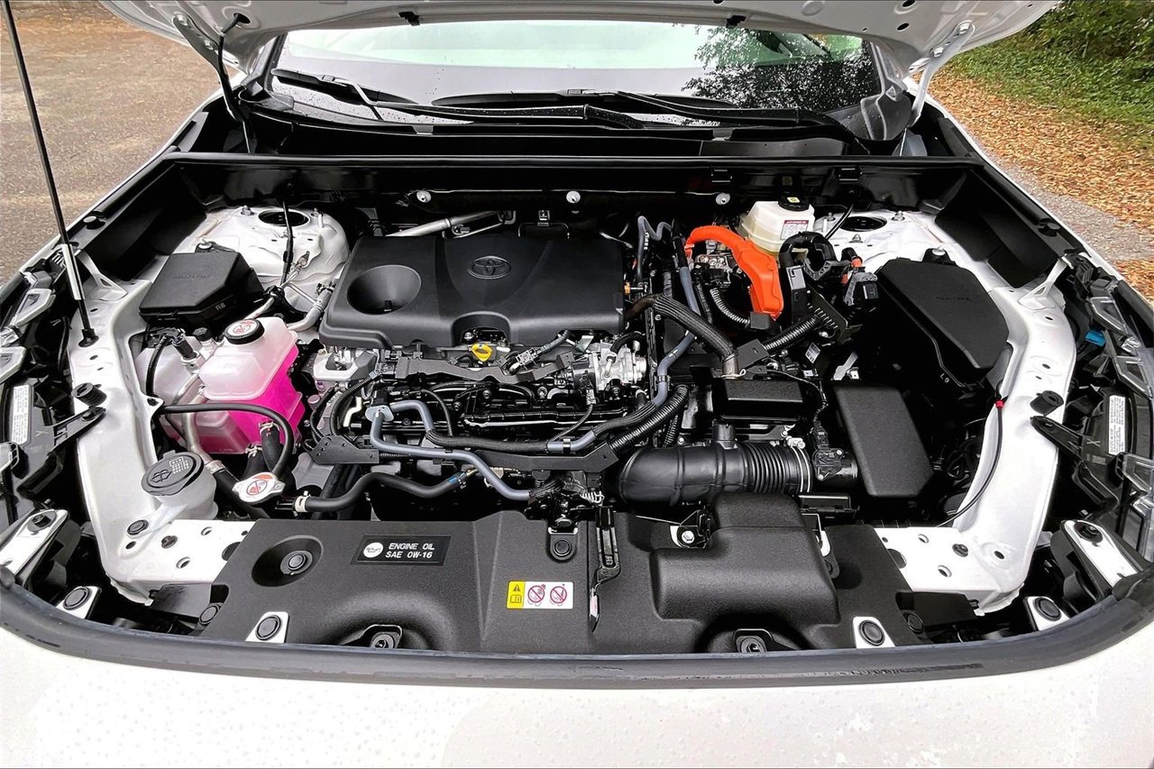 Used 2025 Toyota RAV4 XLE image 27
