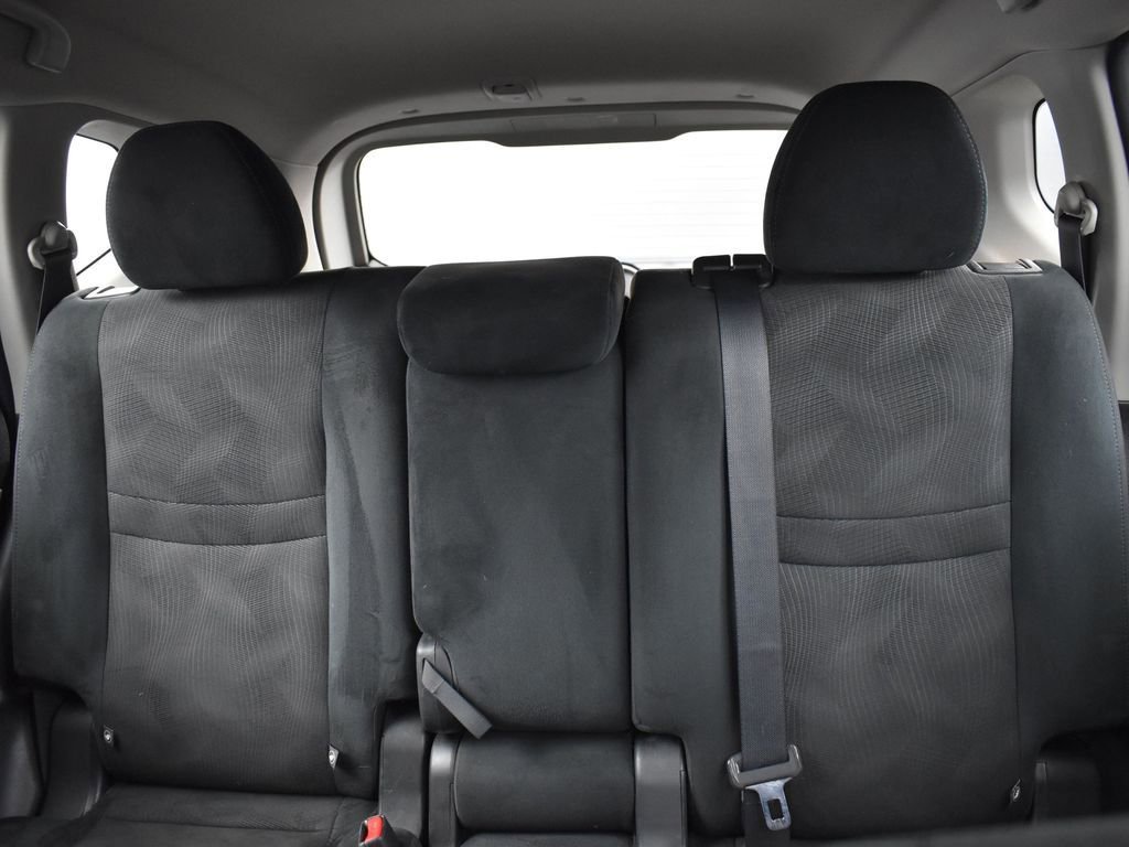 Used 2016 Nissan Rogue S image 24