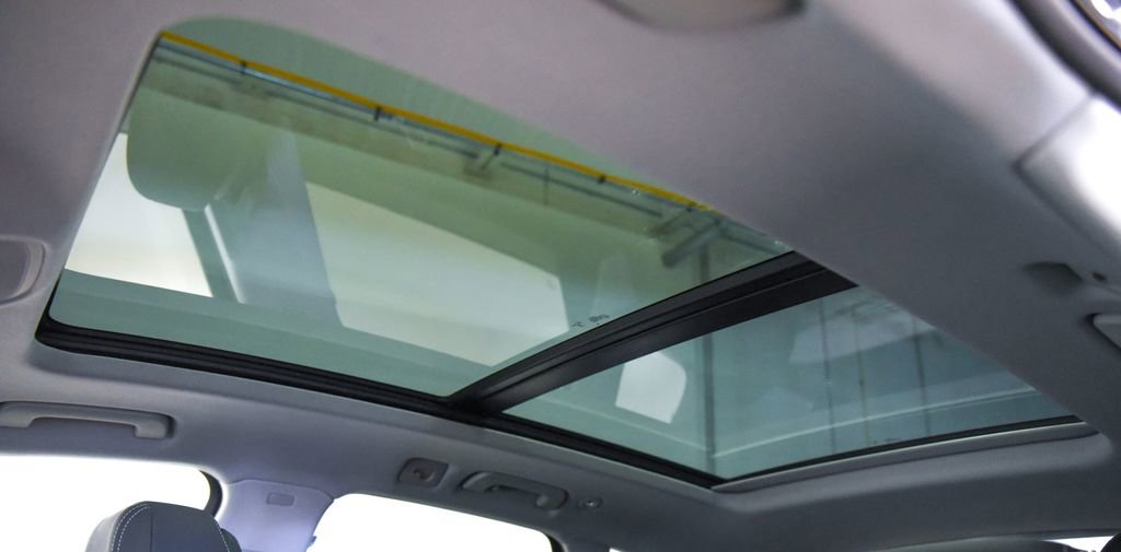 Used 2023 Audi Q5 2.0T Premium w/ Convenience Package image 4