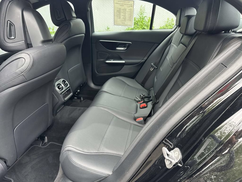 Used 2025 Mercedes-Benz C 300 4MATIC Sedan image 15