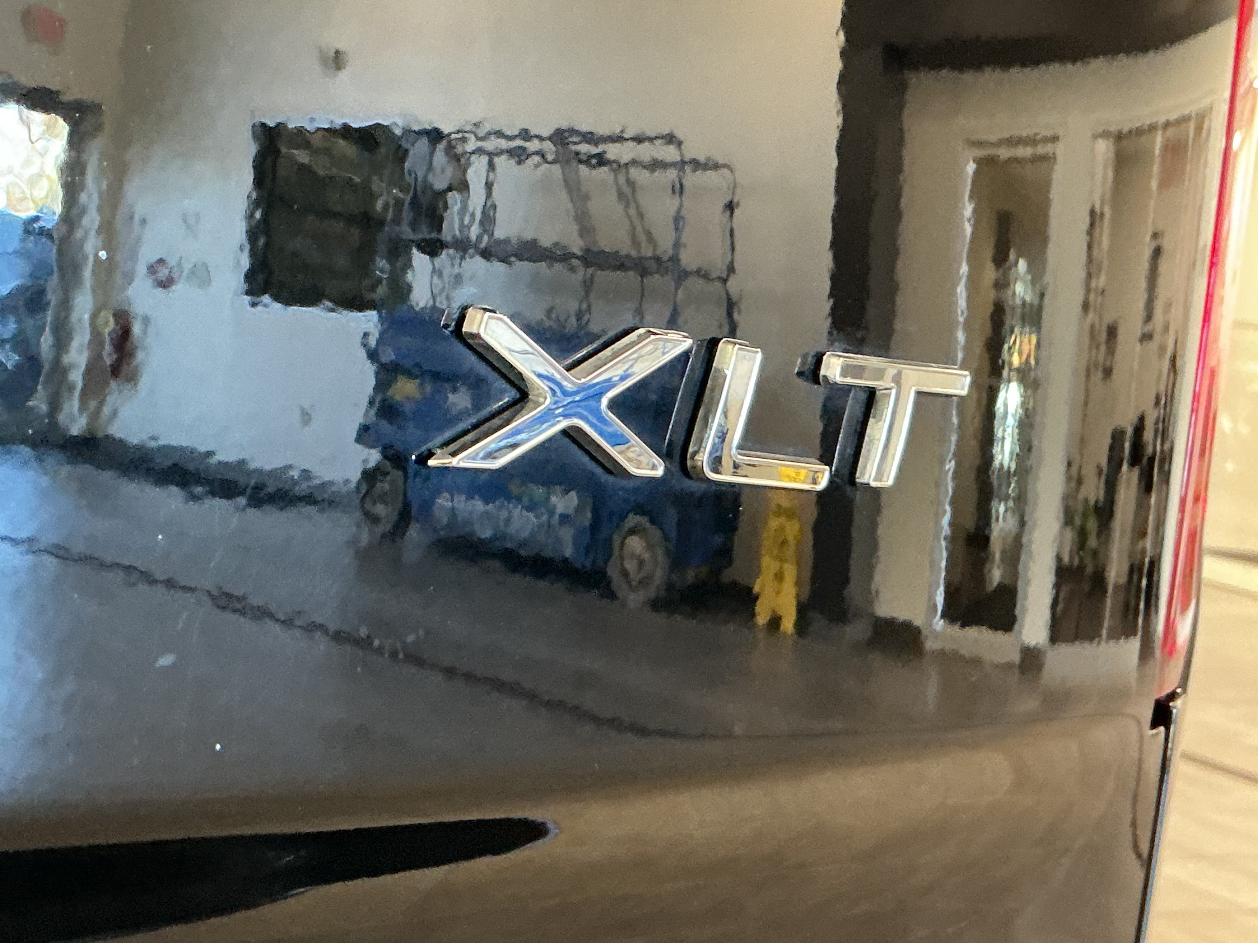 Used 2020 Ford Transit Connect XLT FWD image 8