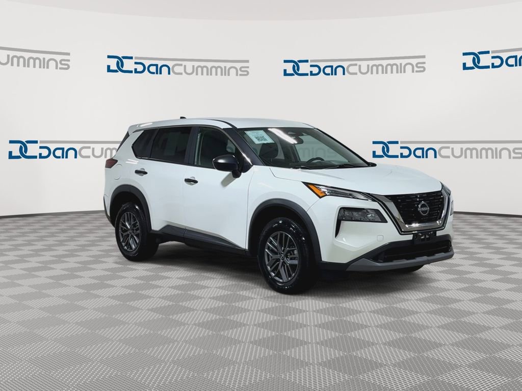 Used 2023 Nissan Rogue S FWD image 3