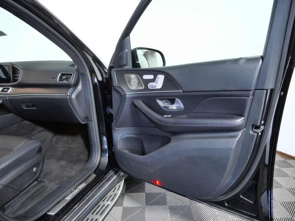 Used 2021 Mercedes-Benz GLS 450 4MATIC image 9