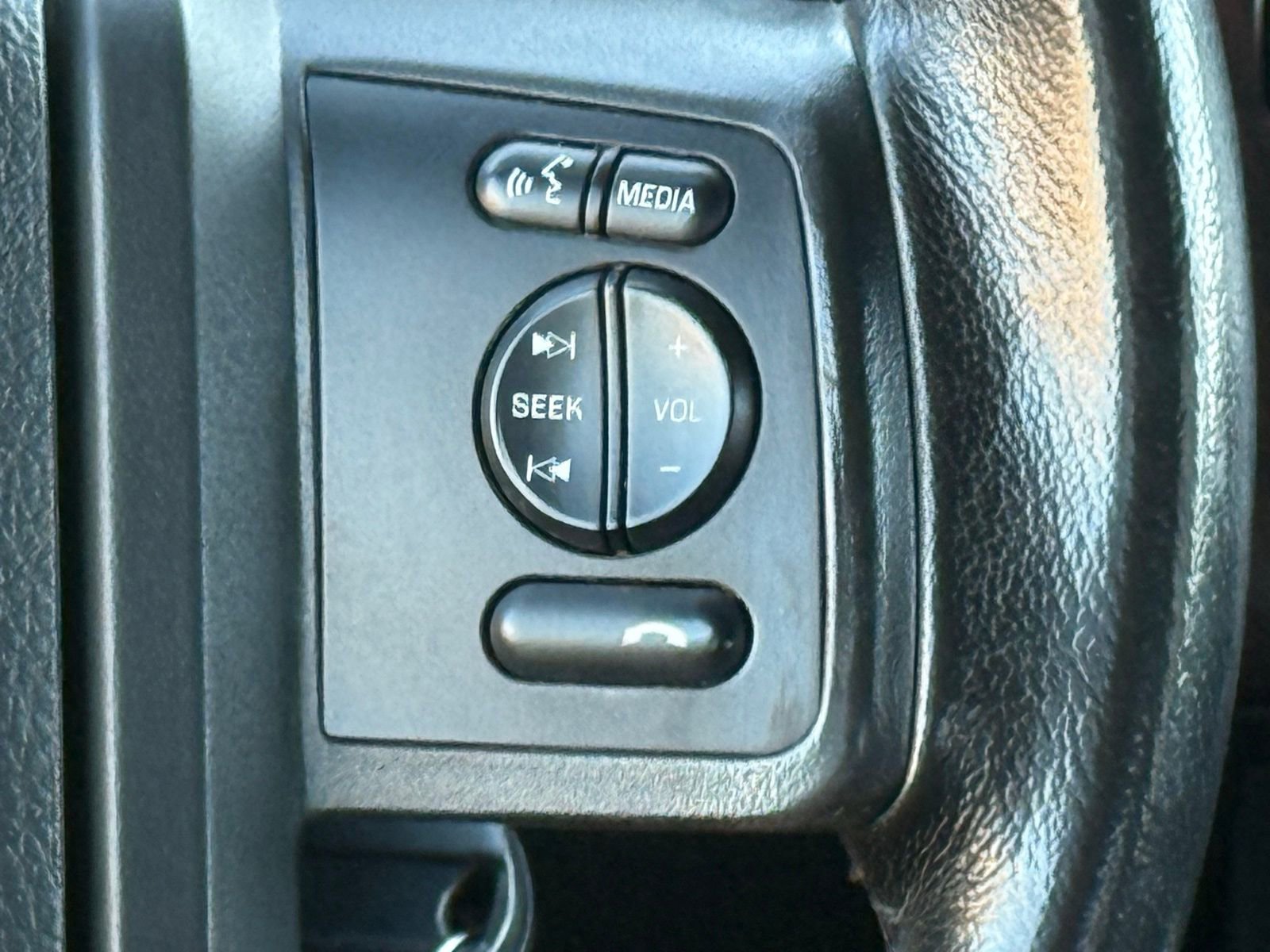 Used 2015 Ford F350 Lariat w/ Lariat Chrome Package image 27