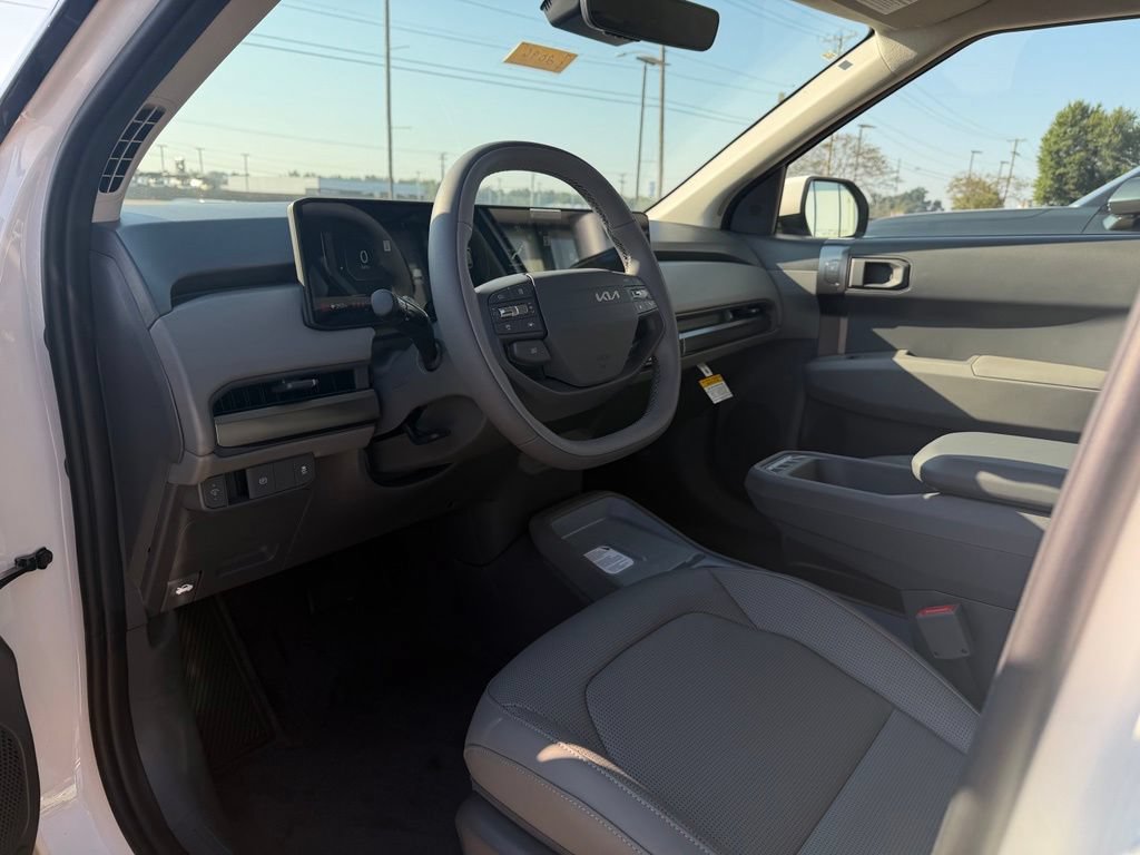 New 2027 Kia EV3 Wind FWD image 9