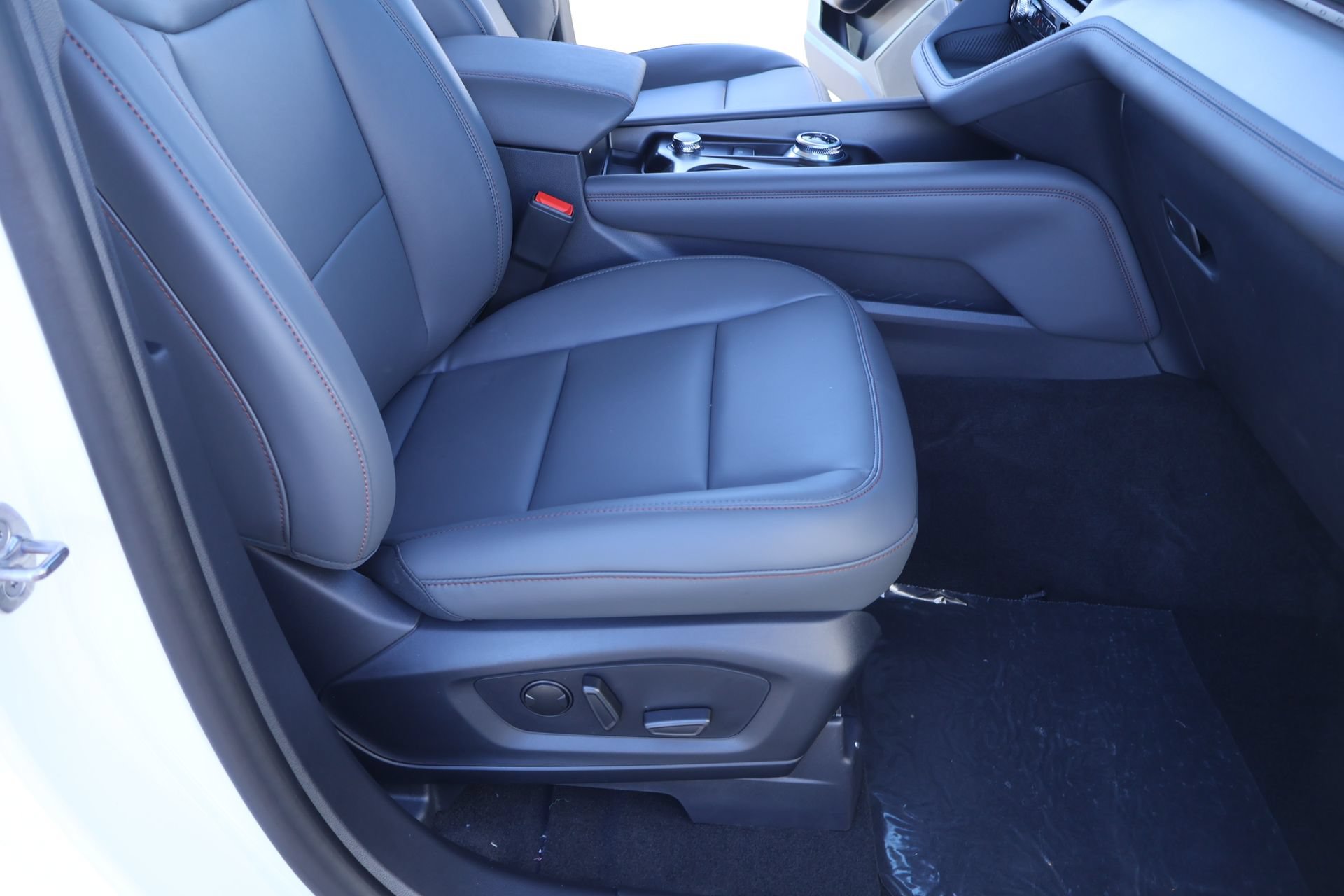 New 2026 Ford Explorer Active w/ Active Comfort Package RWD image 15