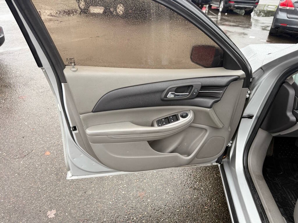 Used 2015 Chevrolet Malibu LS w/ Protection Package FWD image 13