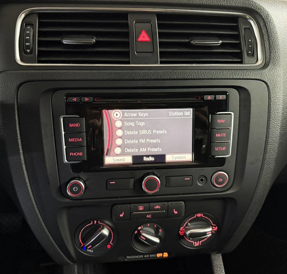 Used 2012 Volkswagen Jetta SEL image 15