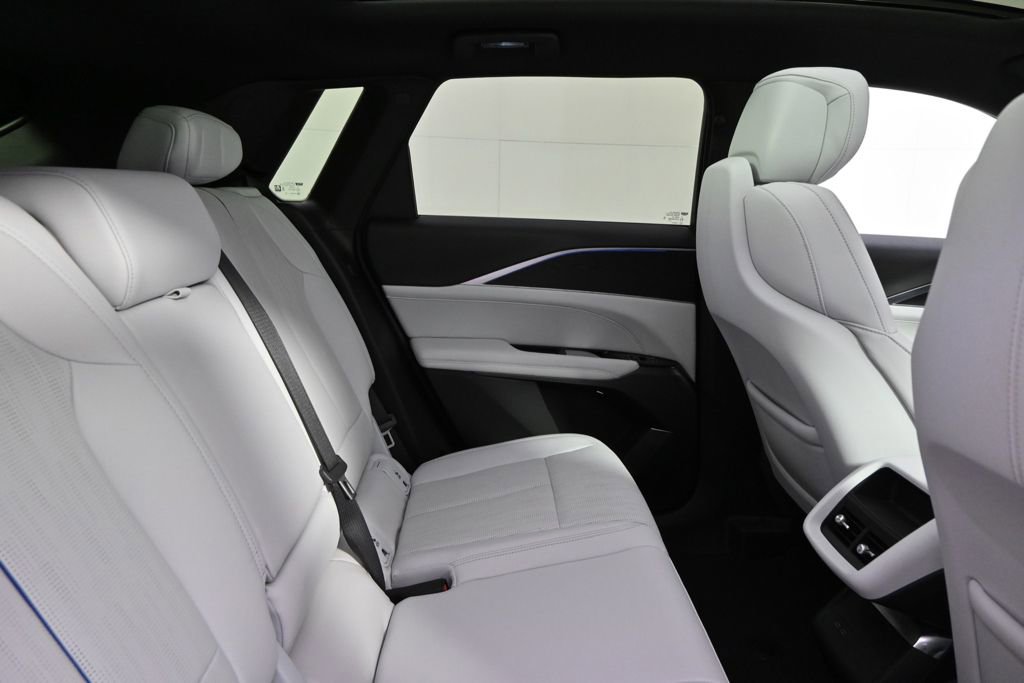 New 2025 Cadillac Lyriq Luxury w/ LPO, Floor Liner Package image 17
