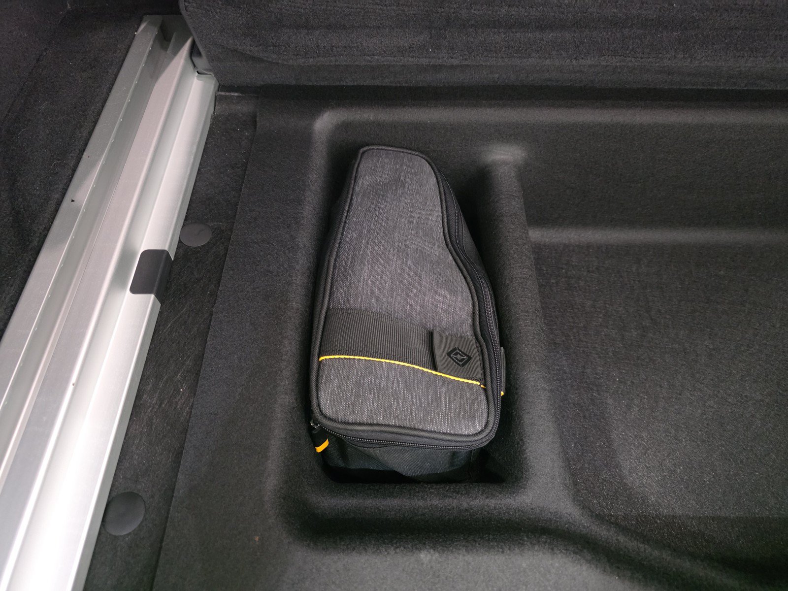 Used 2023 Rivian R1S Launch Edition AWD/4WD image 34