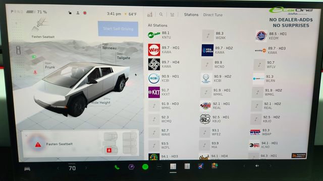 Used 2024 Tesla Cybertruck AWD Crew Cab image 43