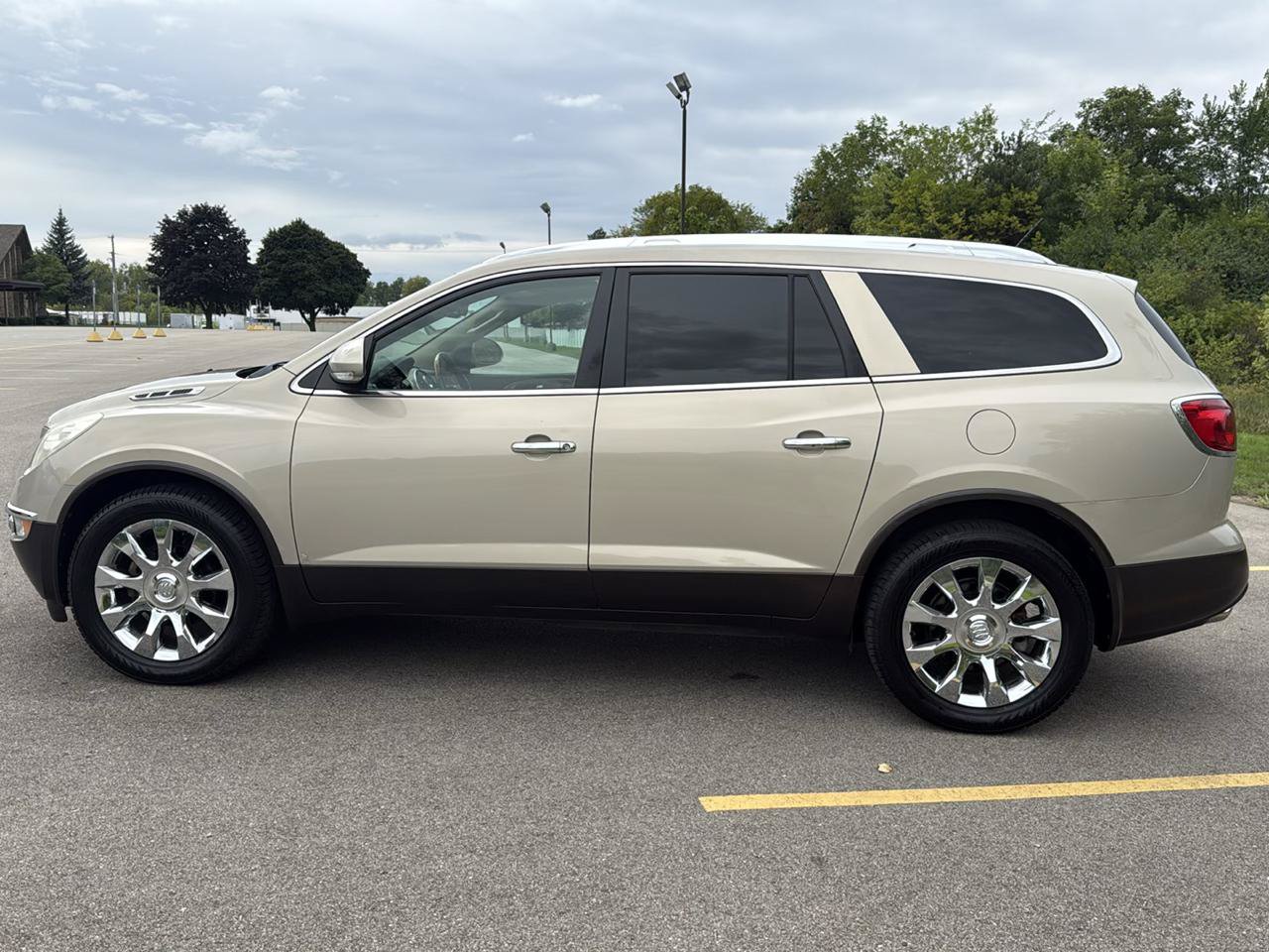 Used 2012 Buick Enclave Premium AWD/4WD image 9