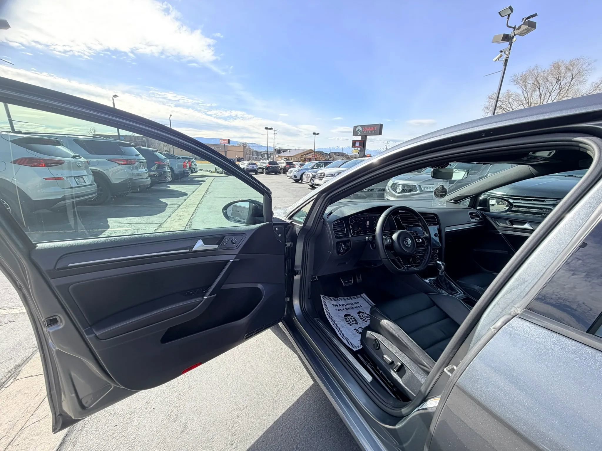 Used 2018 Volkswagen Golf 4-Door AWD/4WD image 10