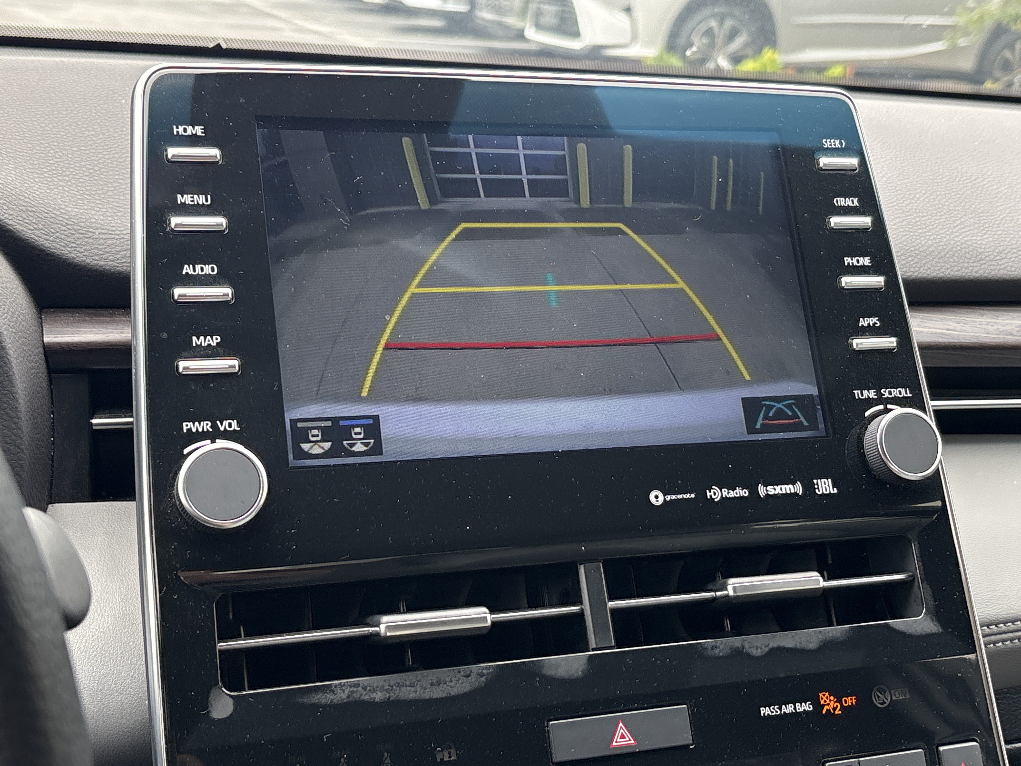 Used 2021 Toyota Avalon XLE w/ Moonroof Package FWD image 25