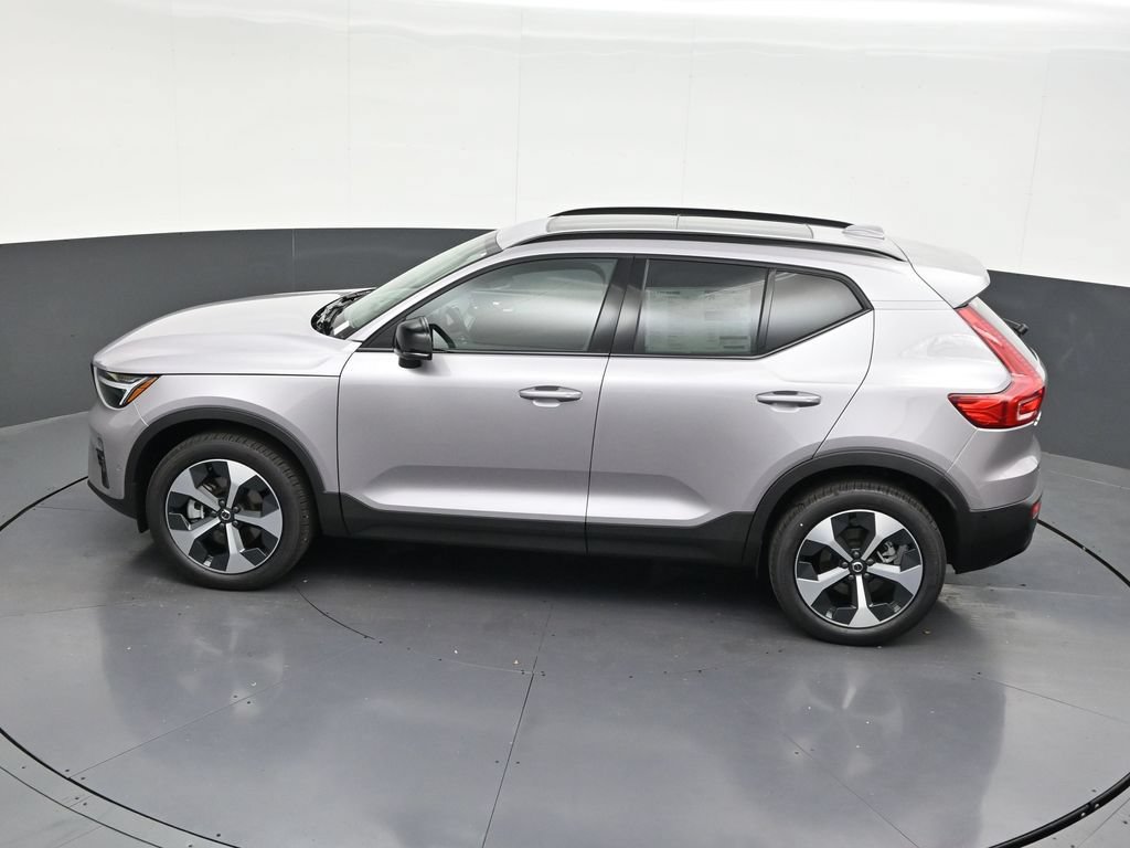 New 2026 Volvo XC40 B5 Plus w/ Protection Package Premier AWD/4WD image 14