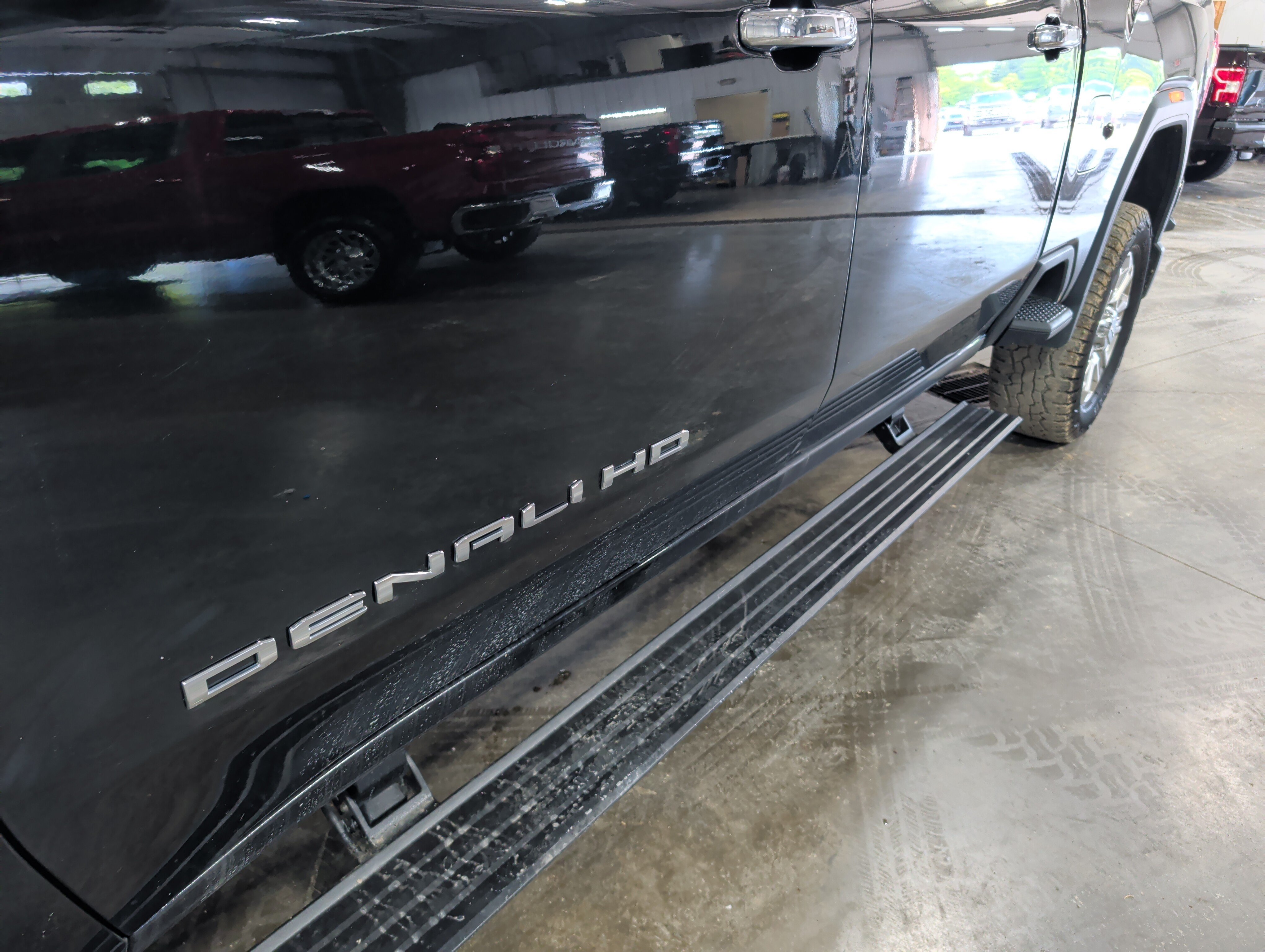 Used 2022 GMC Sierra 2500 Denali w/ Denali Ultimate Package AWD/4WD image 7