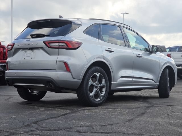 Used 2023 Ford Escape ST-Line w/ Tech Pack #1 FWD image 16