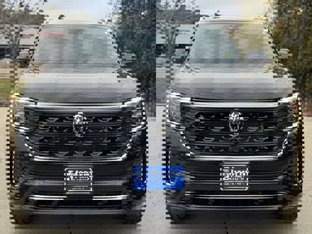 New 2026 Volkswagen Atlas Cross Sport SEL Premium R-Line image 2