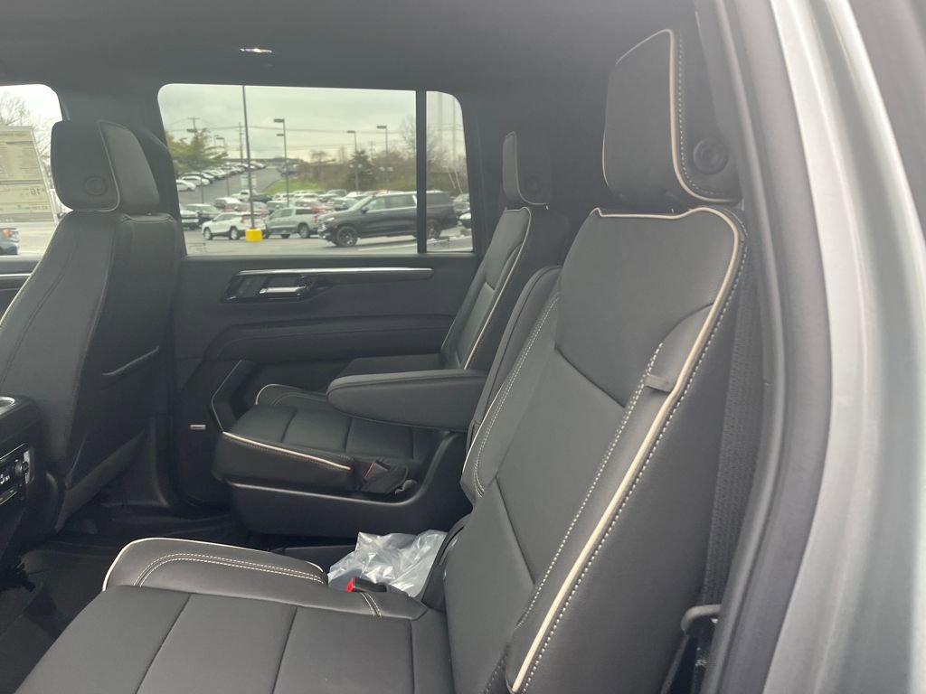 New 2026 Chevrolet Suburban Premier image 23