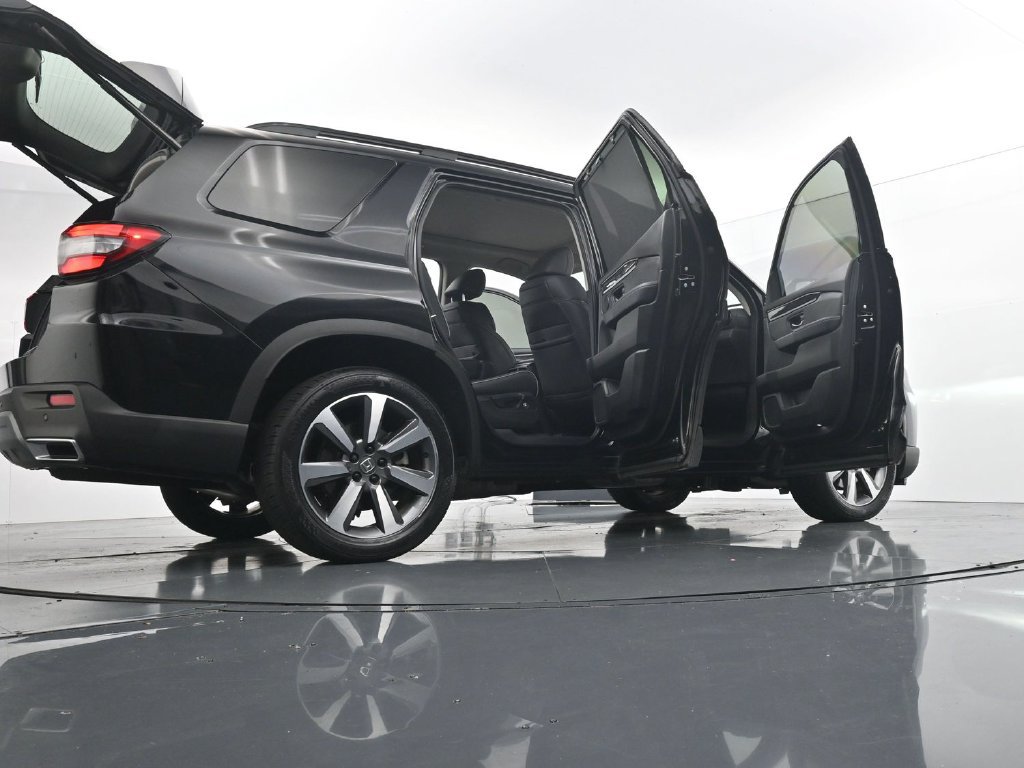Used 2023 Honda Pilot Elite image 46