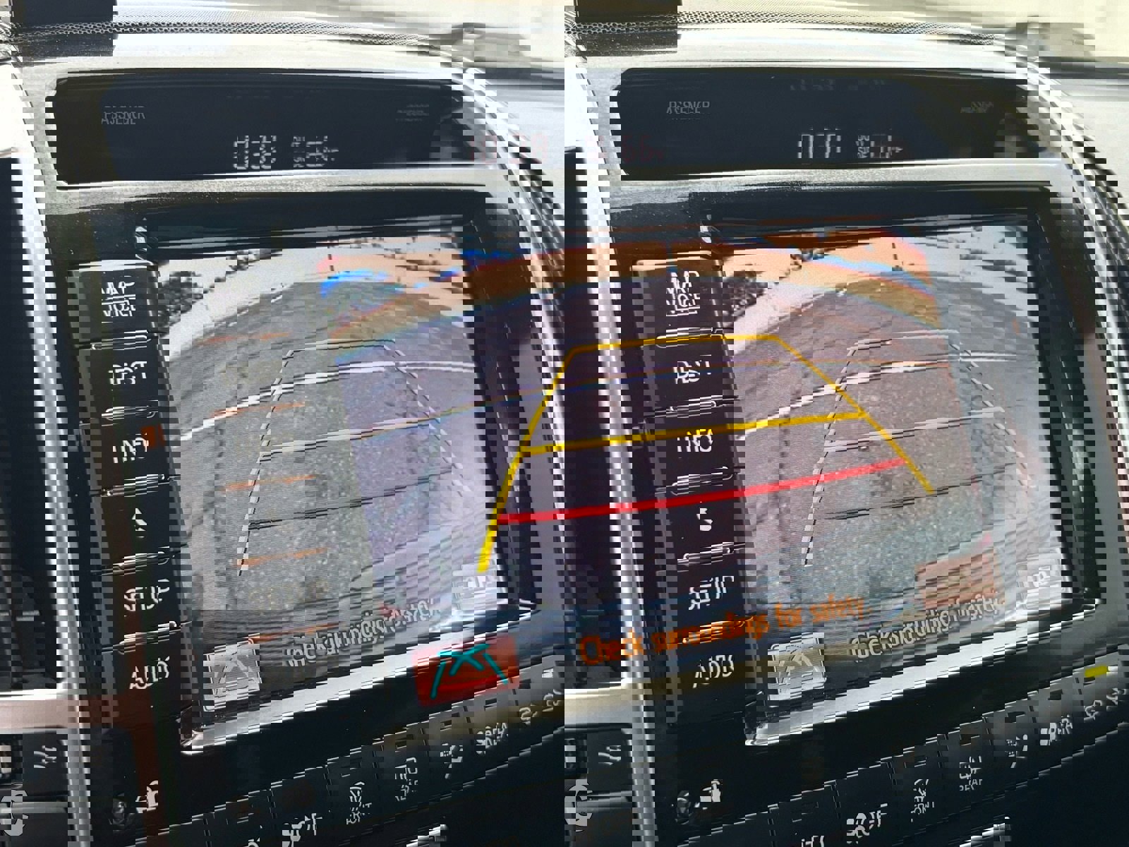 Used 2013 Toyota Land Cruiser image 23