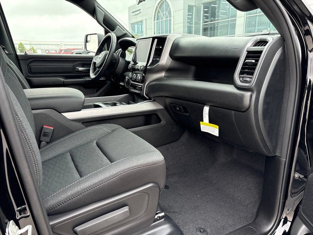 New 2026 RAM 1500 Express AWD/4WD image 14