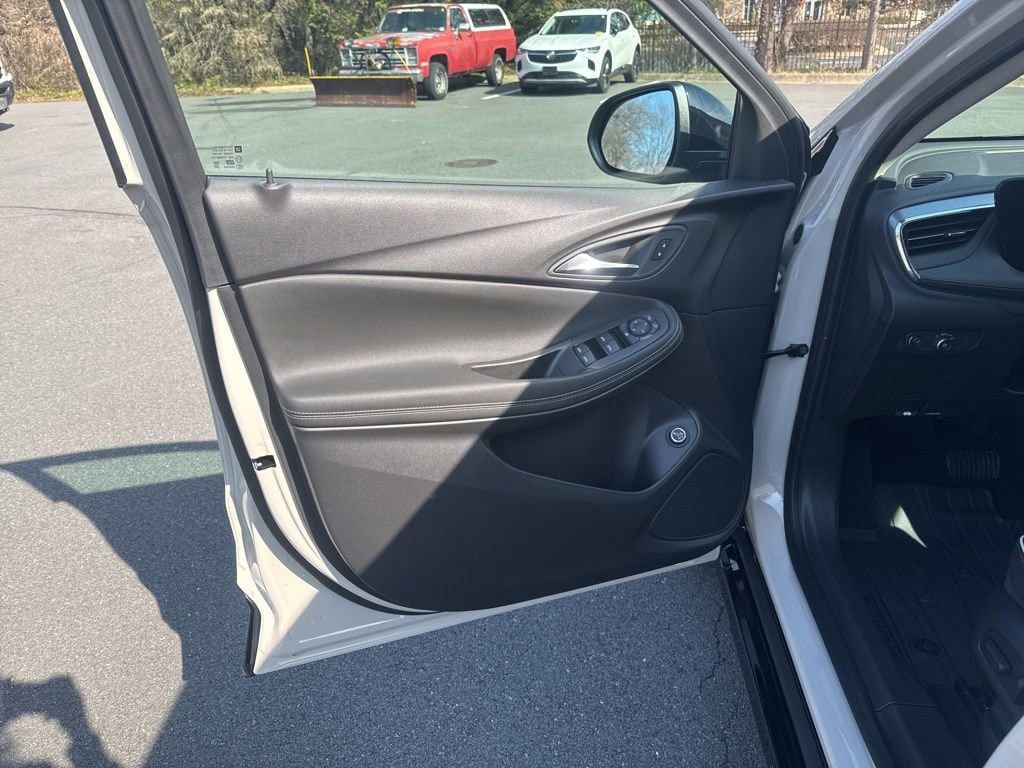 New 2026 Buick Encore GX Sport Touring w/ Studio Series image 19
