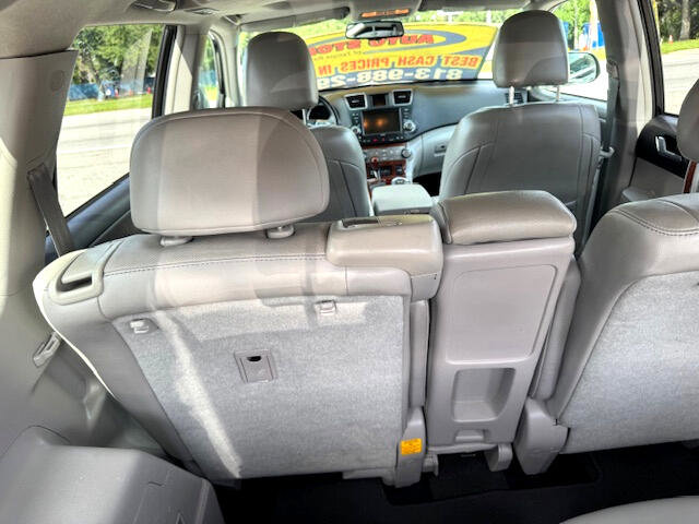 Used 2011 Toyota Highlander Limited image 18