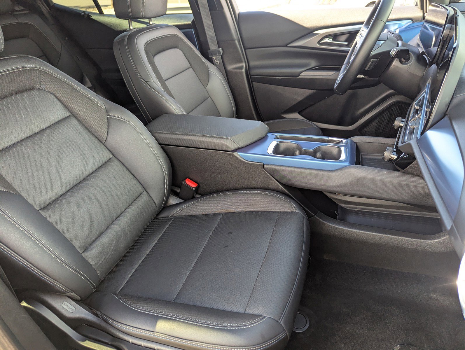 Certified 2025 Chevrolet Equinox EV LT w/ Convenience Package image 12