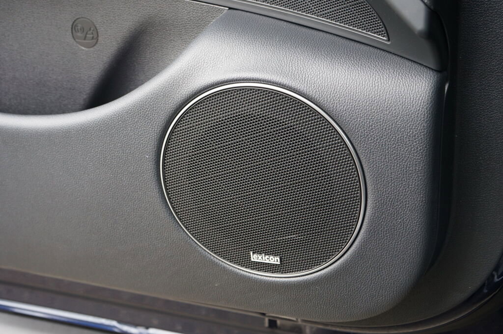 Used 2025 Genesis GV70 3.5T Sport w/ Sport Prestige Package image 18